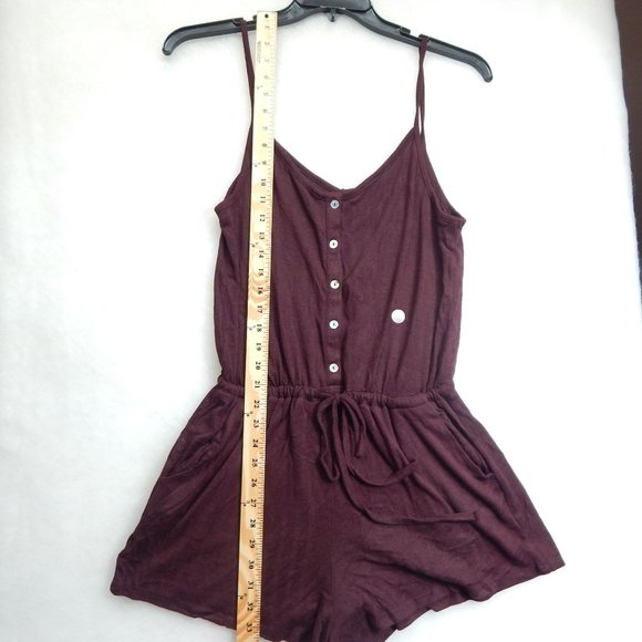 Me To We Romper Jumpsuit Spaghetti Straps Shorts Womens Burgundy Size XS - Picture 3 of 10